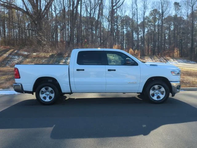 Used 2025 White Ram Big Horn/Lone Star image 14