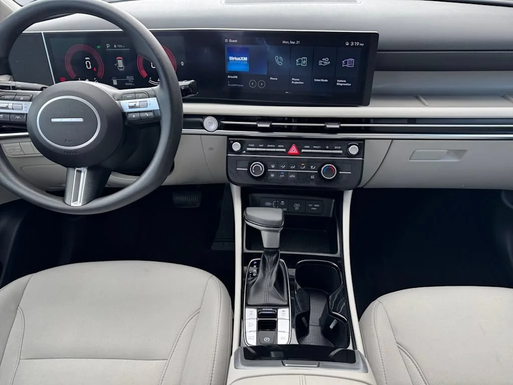 Used 2025 Black Hyundai SE image 6