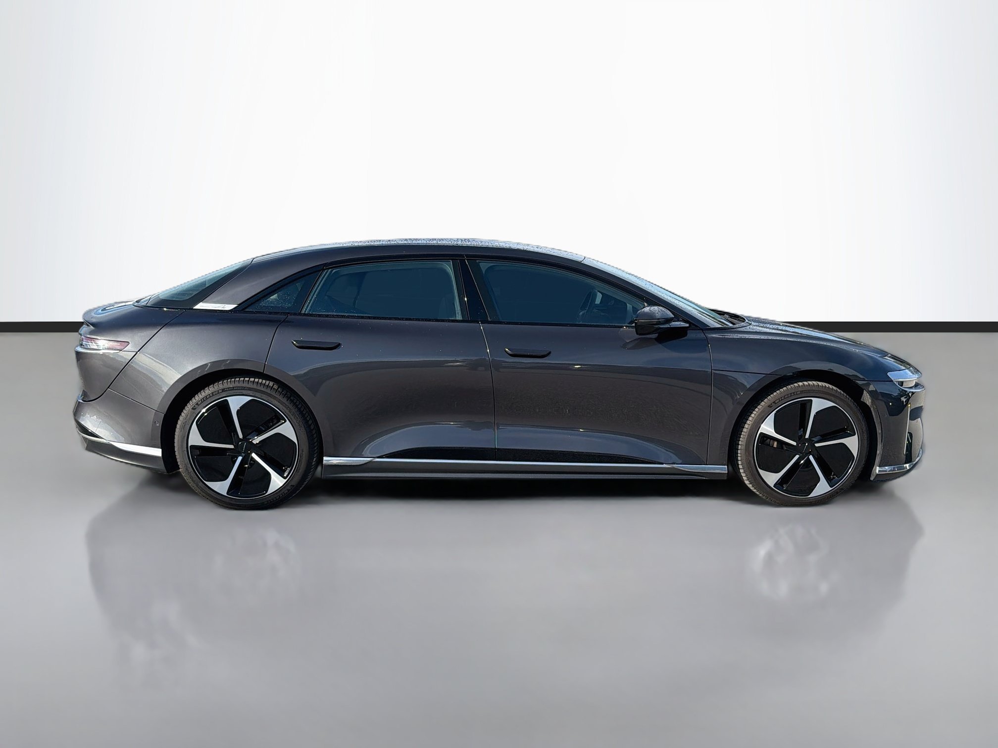 Used 2024 Quantum Gray Metallic Lucid Touring image 6