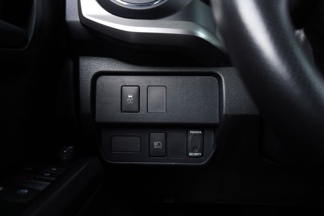 Used 2021  Toyota SR5 image 21