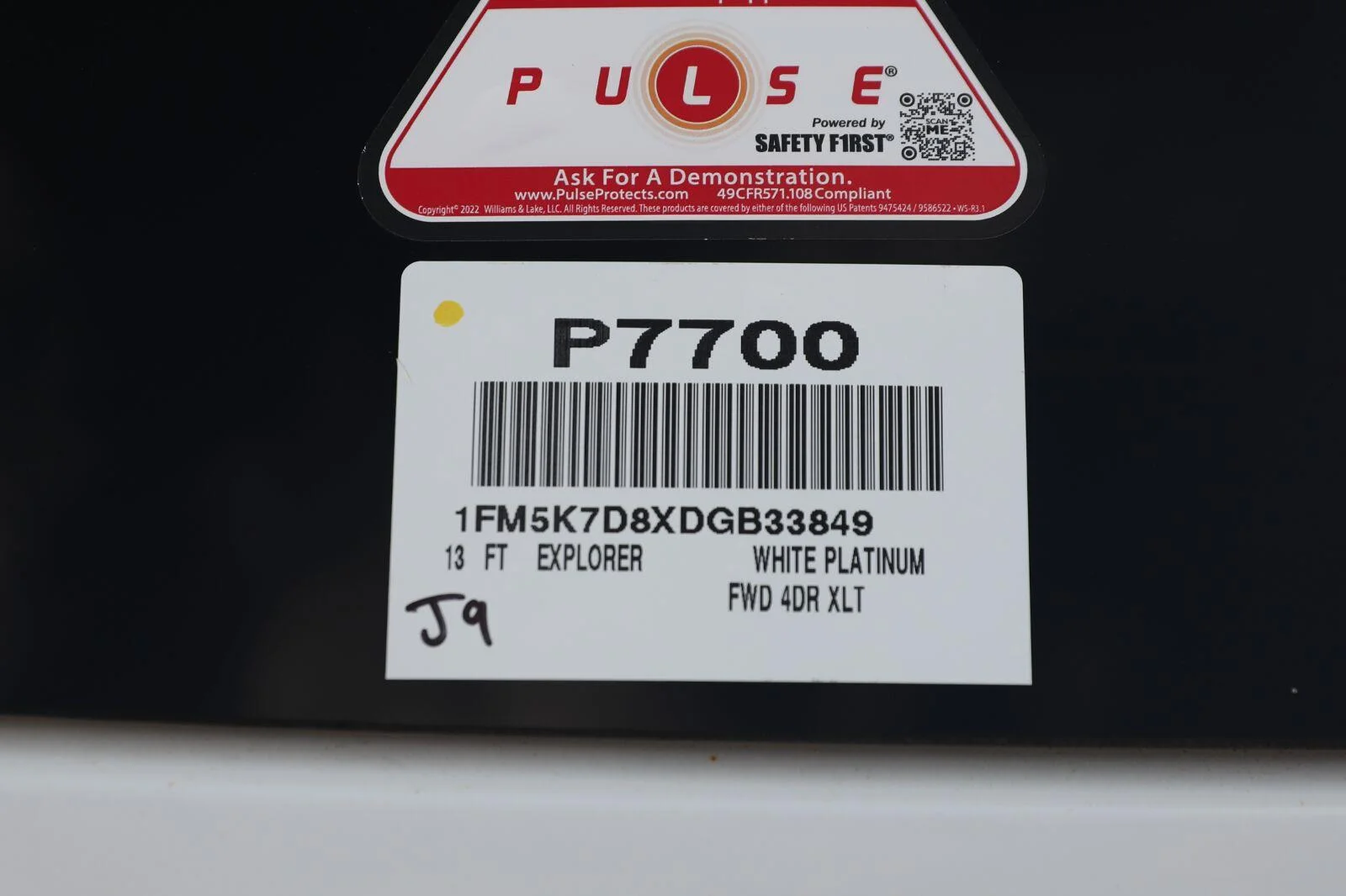 Used 2013 White Platinum Metallic Tri-Coat Ford XLT image 53