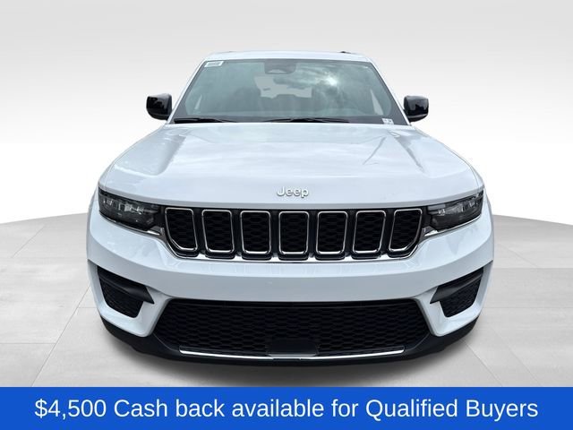 New 2026 Bright White Clear-Coat Exterior Paint Jeep Laredo image 2