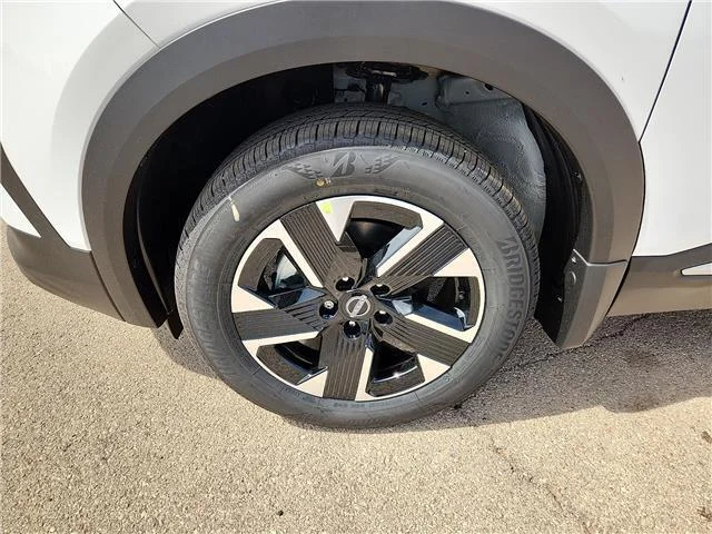 New 2026 QM1 Fresh Powd Nissan SV All-Wheel Drive image 5