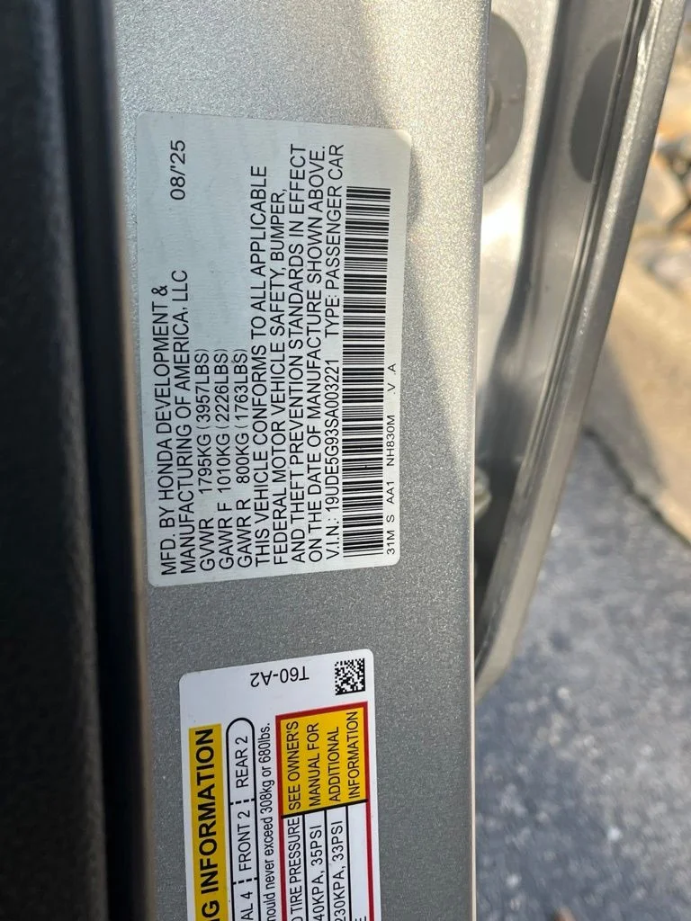 Used 2025  Acura Type S image 2