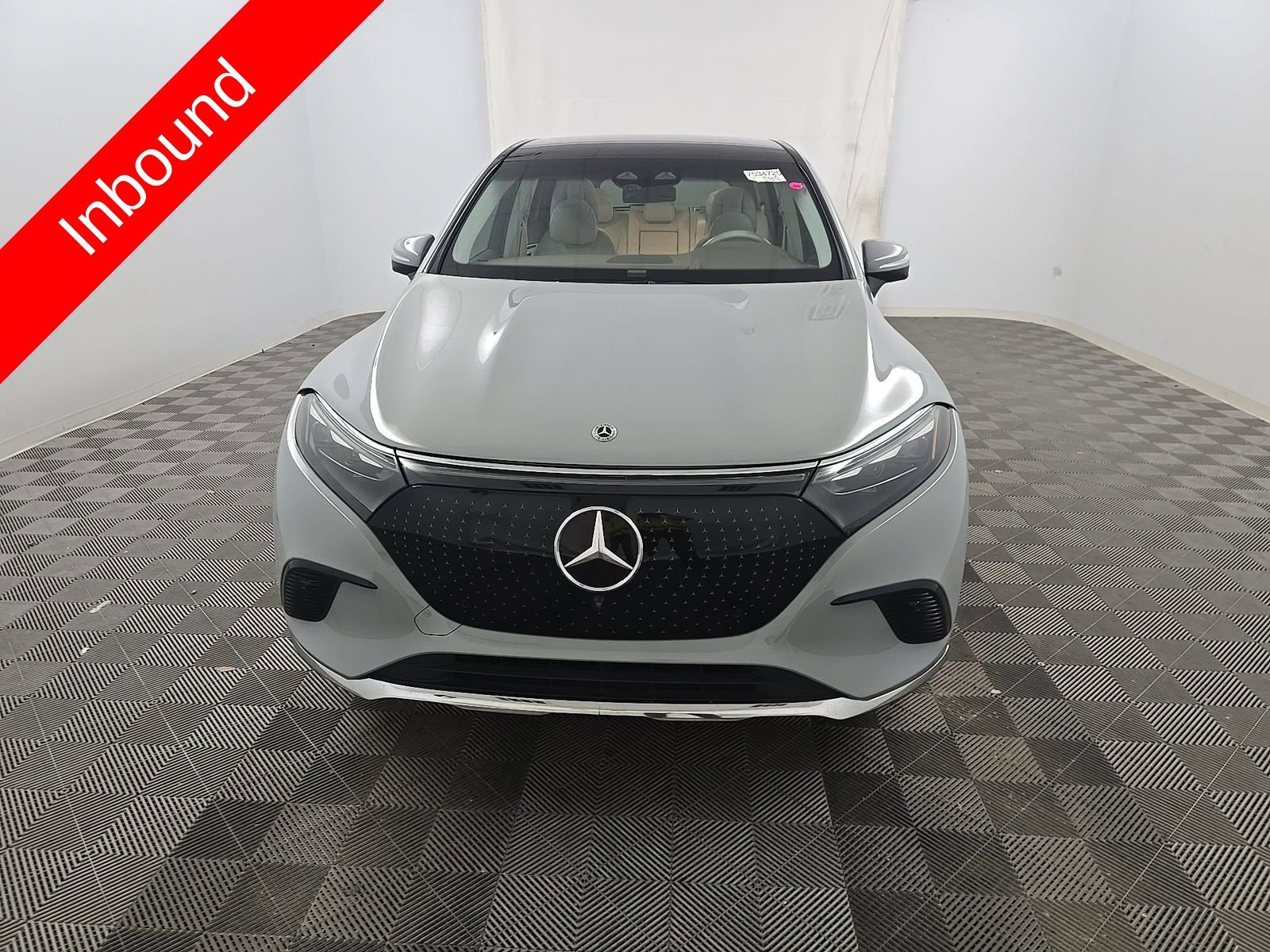 Used 2024 Gray Mercedes-Benz 450 image 2