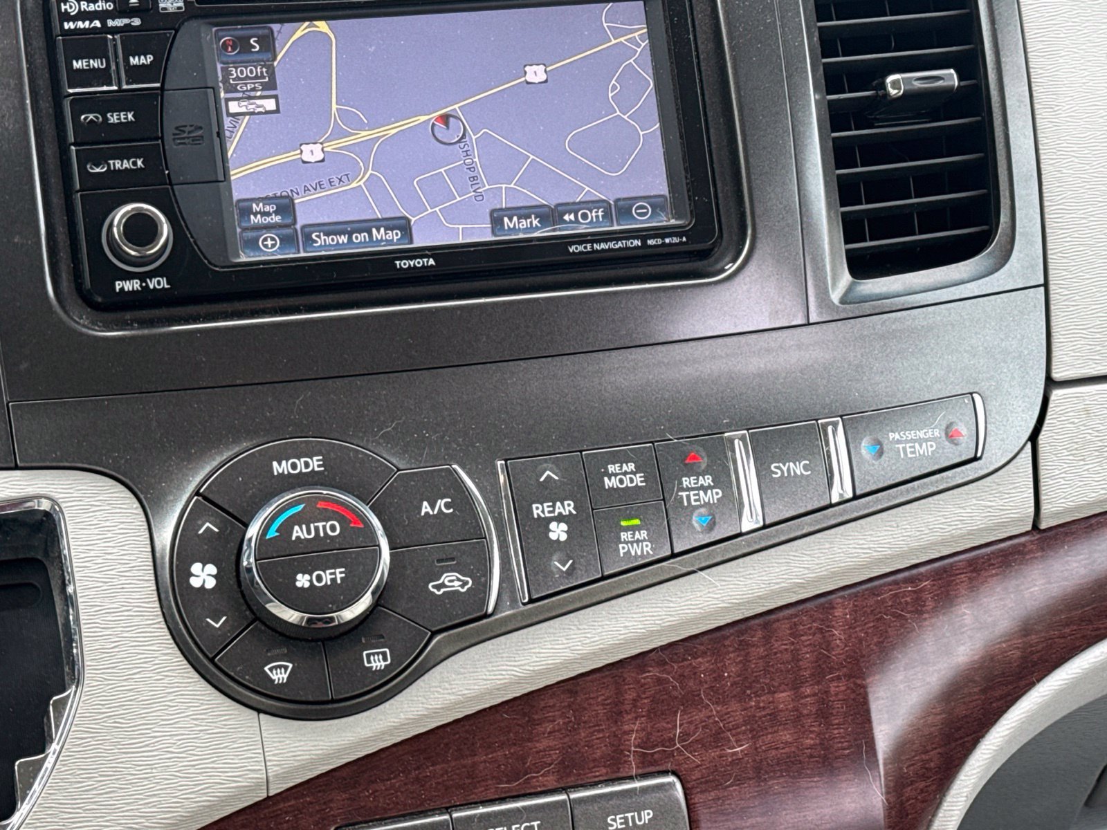 Used 2014 Gray Toyota XLE image 24