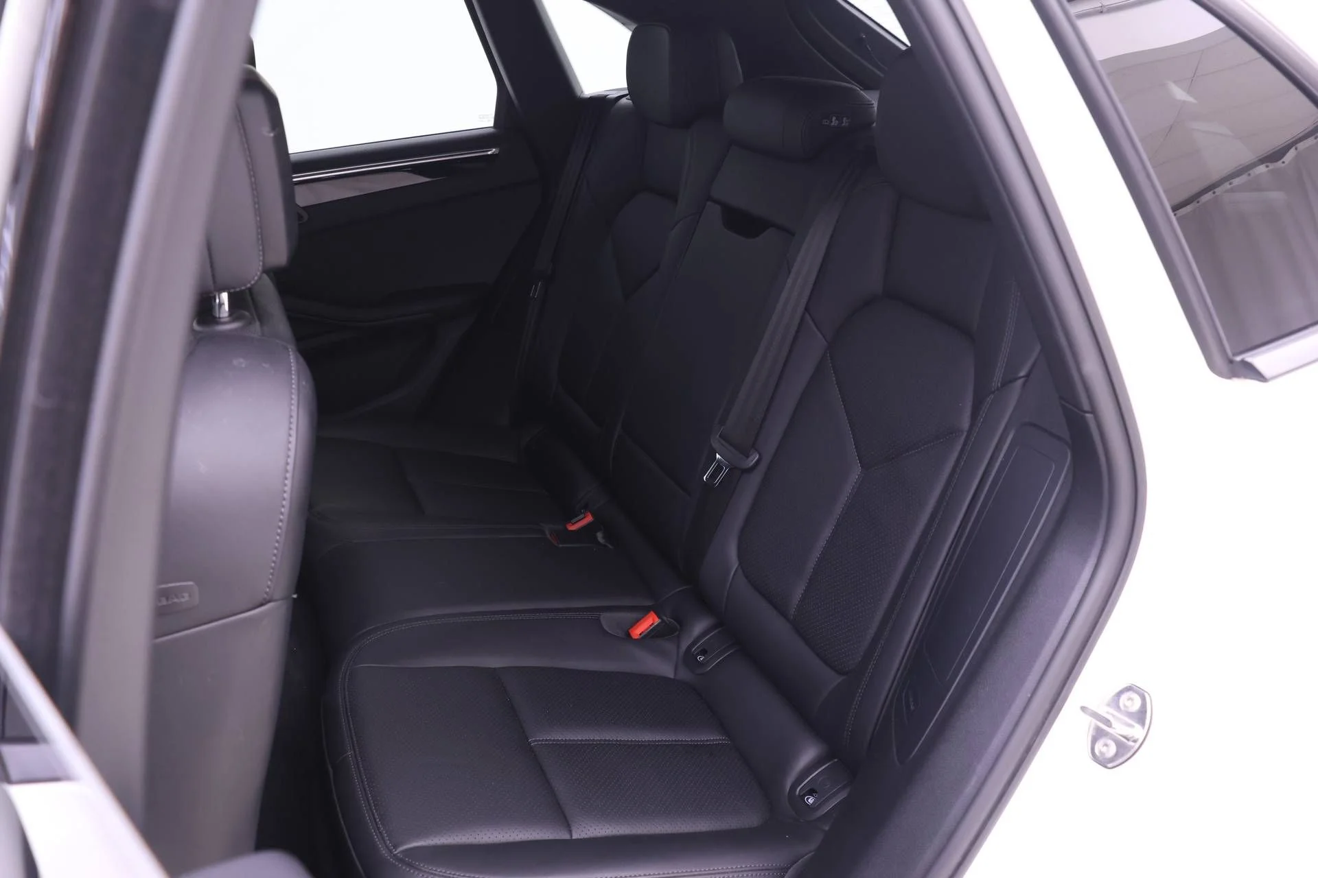 Used 2021 White Porsche  image 16