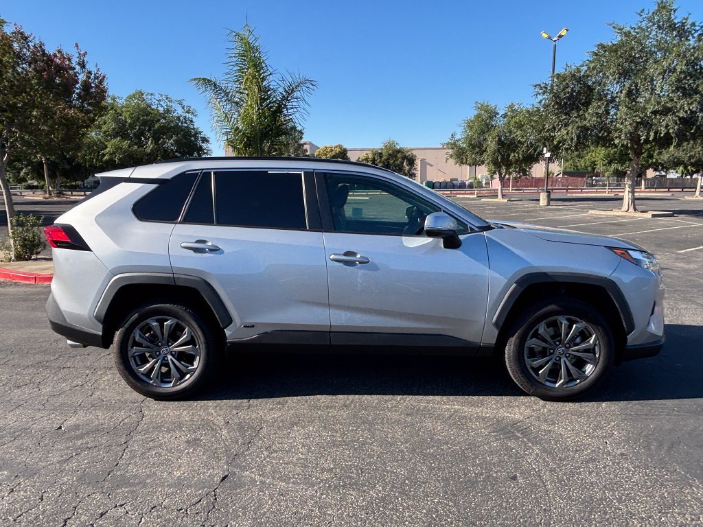 2022 Toyota RAV4 XLE Premium - Photo 4