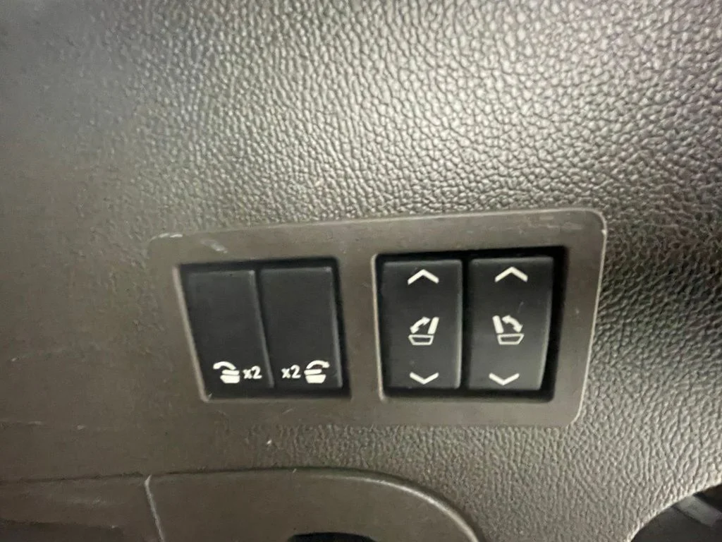 Used 2015 Gray GMC Denali image 6