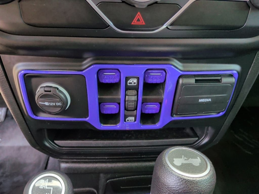 Used 2020 White Jeep Unlimited Sport S image 27