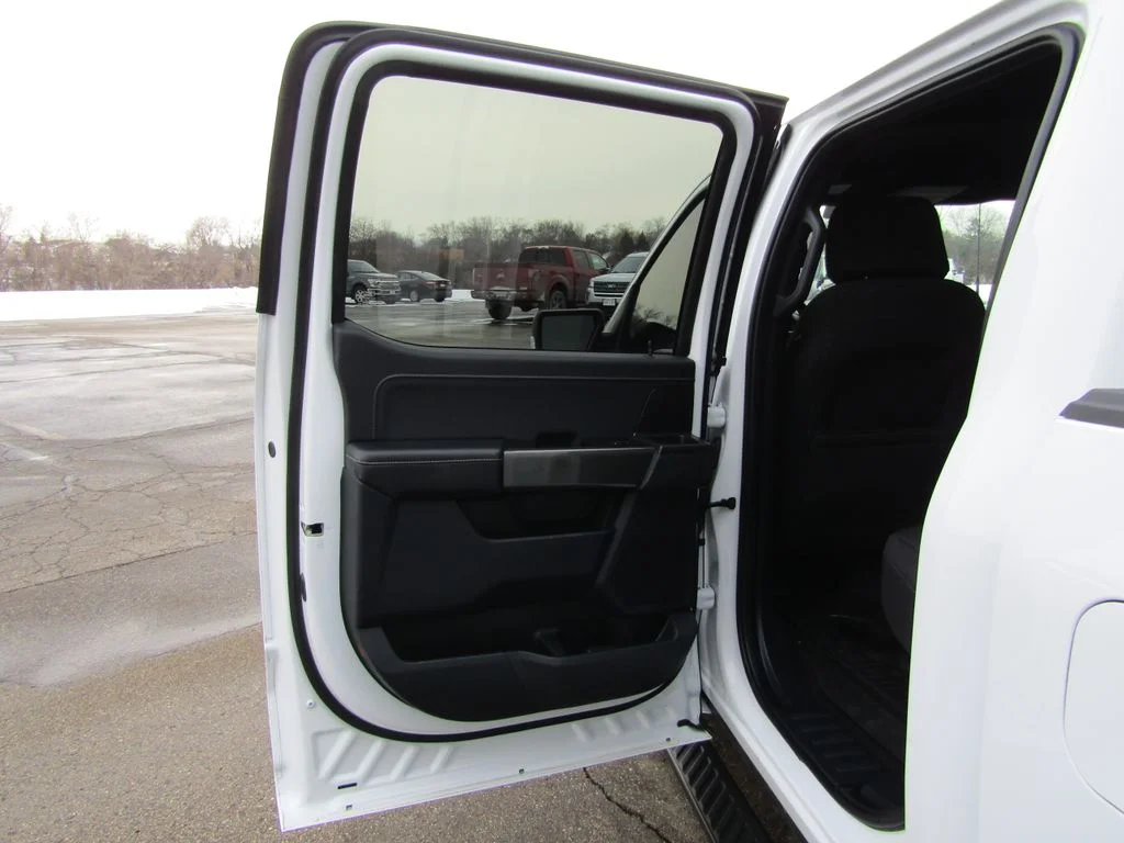 Used 2023 Oxford White Ford XLT image 43