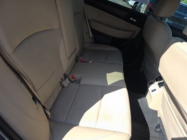 Used 2018 Dark Blue Subaru 2.5i image 13