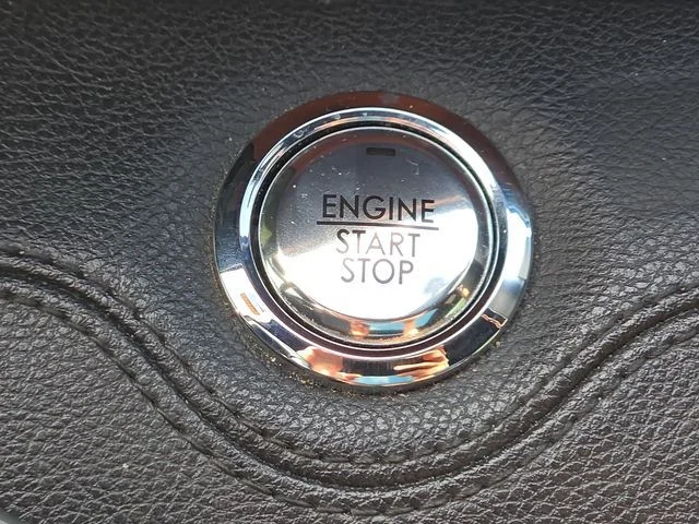 Used 2018 Black Velvet Lincoln Reserve image 30