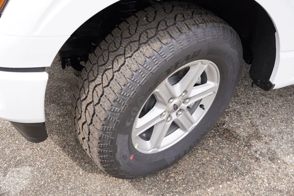 New 2026 White Ford XLT image 9