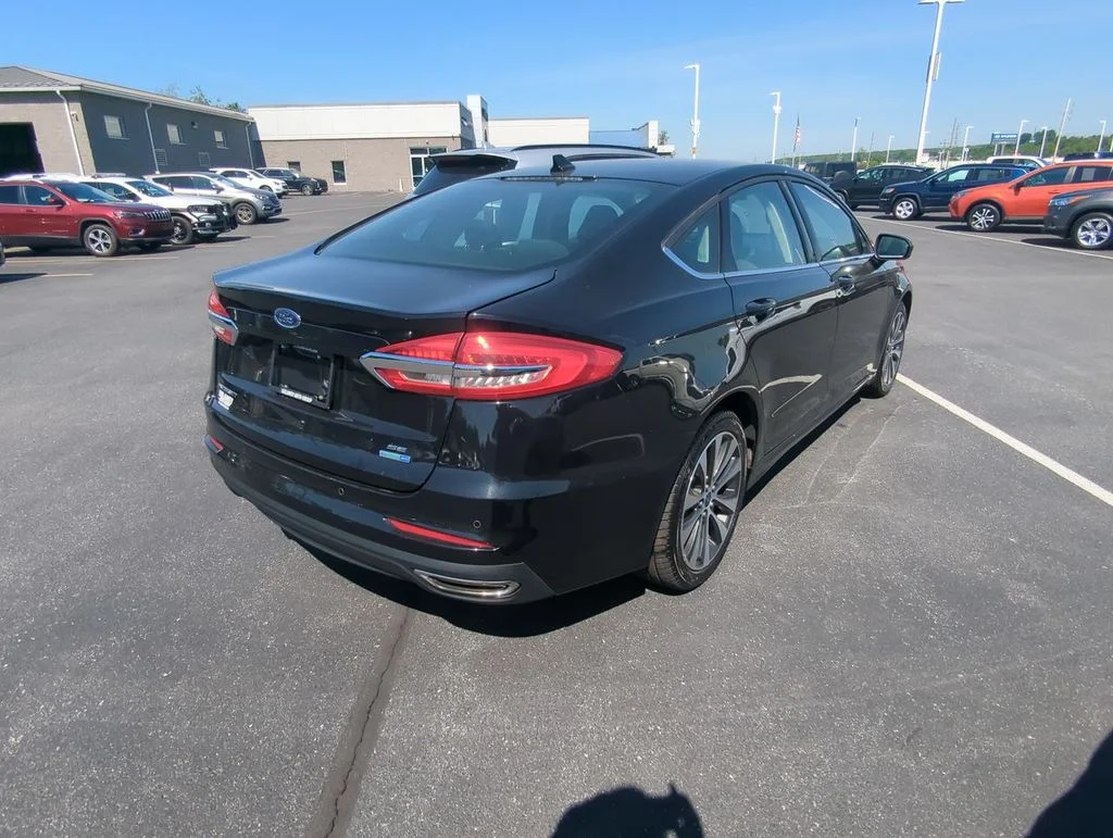 Used 2020 Black Ford SE image 8