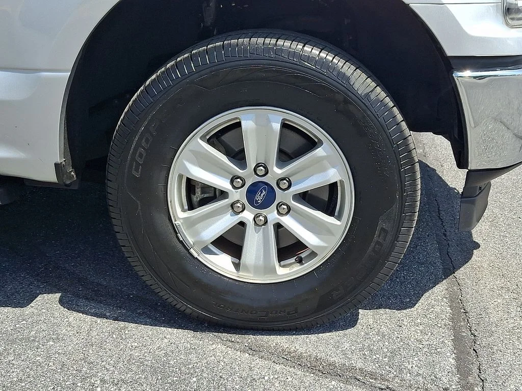 Used 2019 Silver Ford XLT image 8
