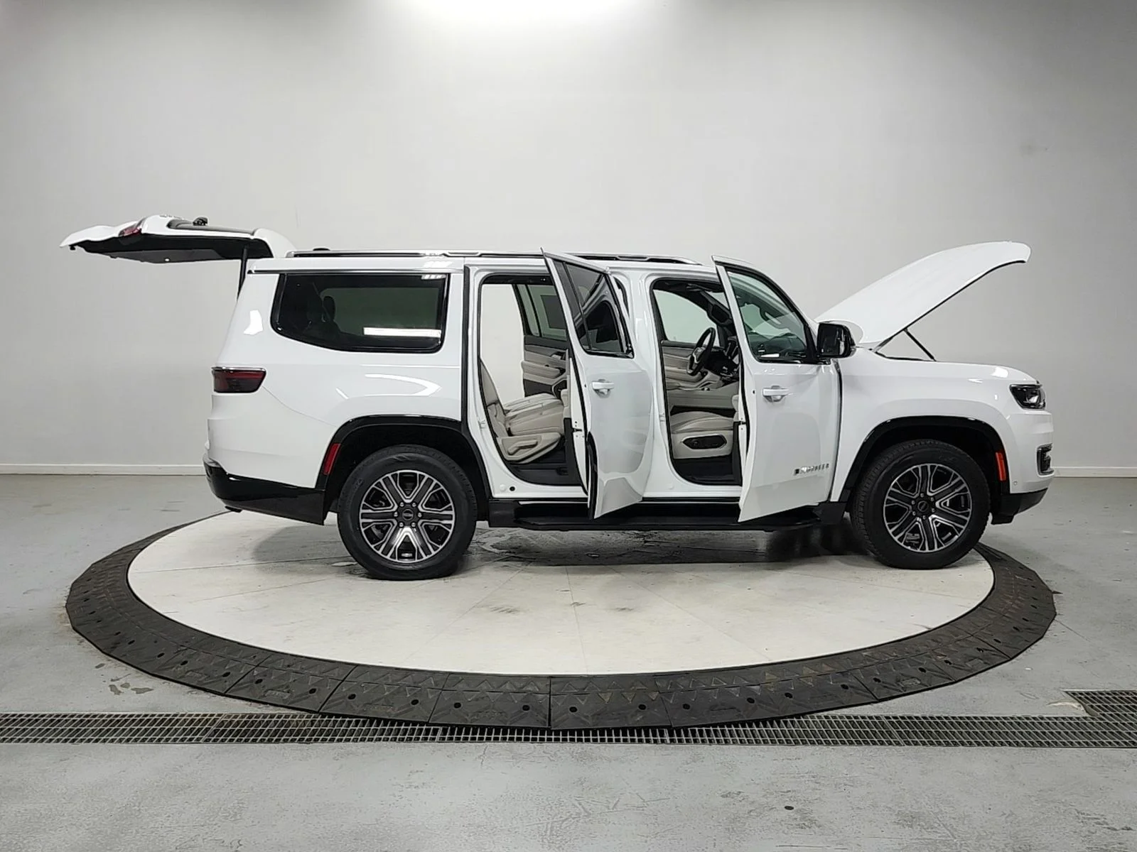 Used 2025 Bright White Clearcoat Jeep Base image 16