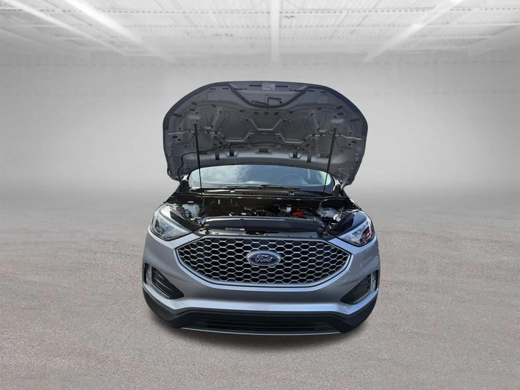 Used 2023 Silver Ford SEL image 59