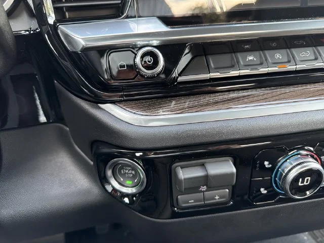 New 2026 Sterling Metallic GMC Elevation image 26