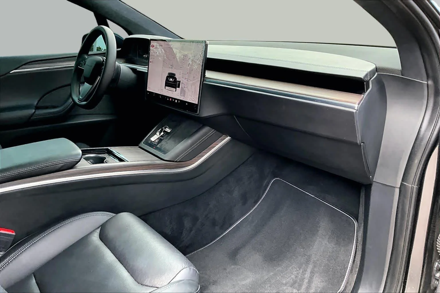 Used 2024 Stealth Grey Tesla  image 17