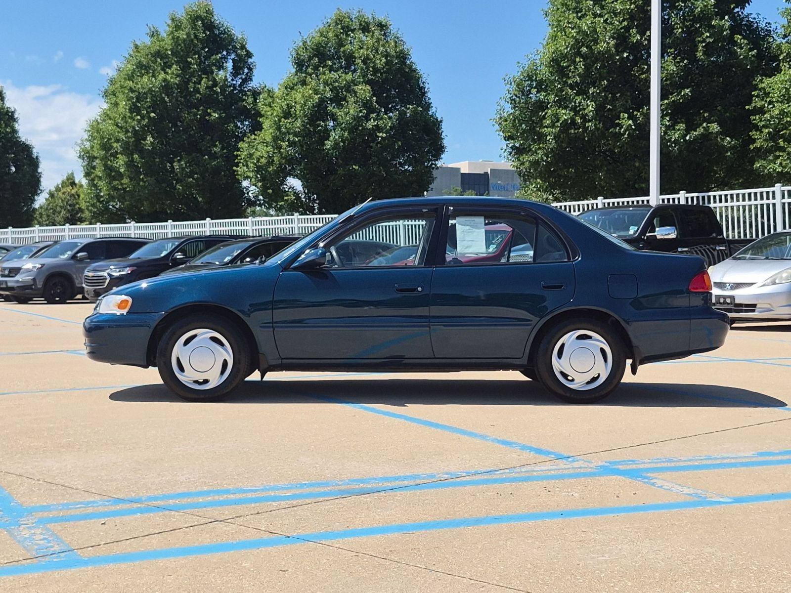 Used 1998 Brilliant Blue Pearl Toyota LE image 9
