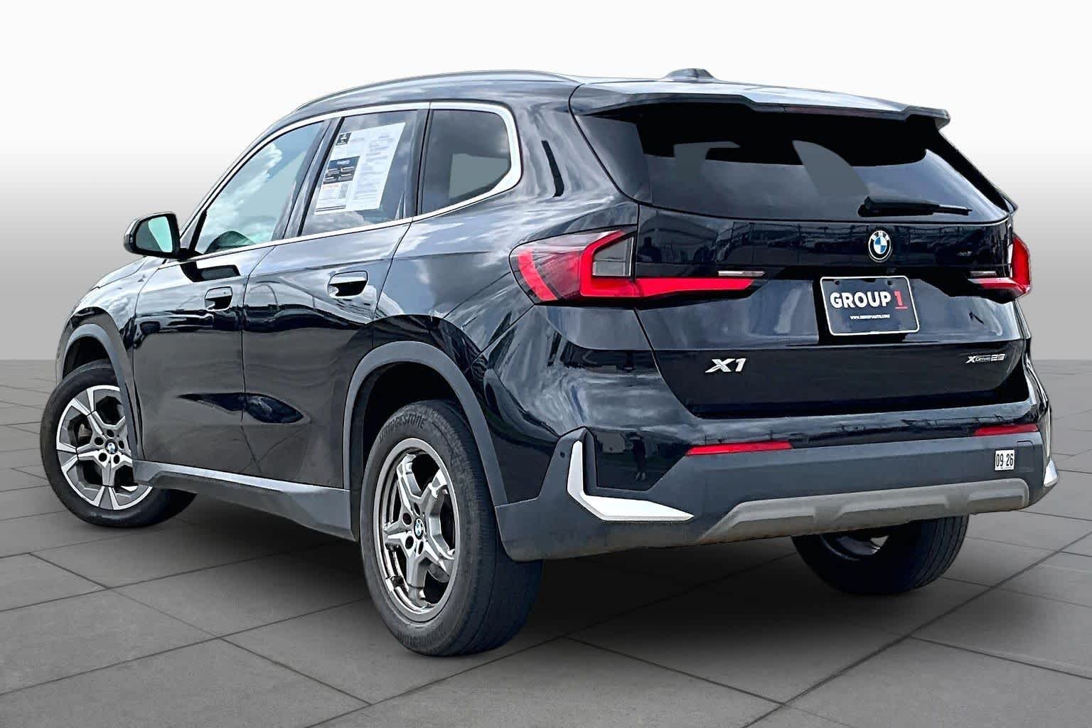 Used 2023 Black Sapphire Metallic BMW xDrive28i image 11