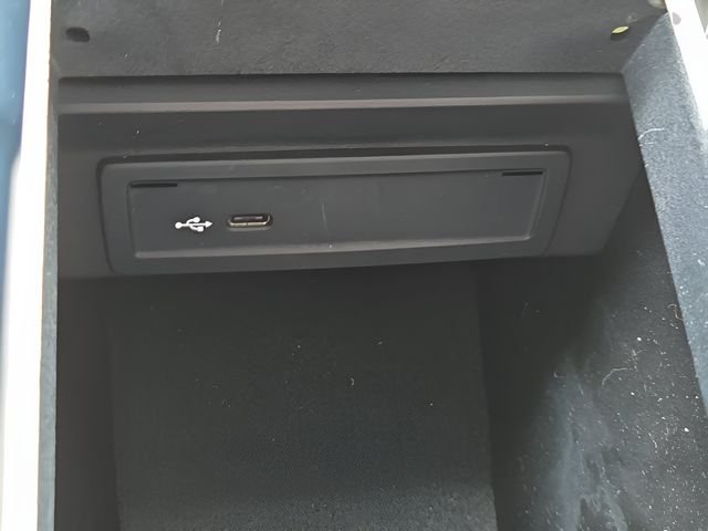Used 2020  Mercedes-Benz CLA 250 image 12