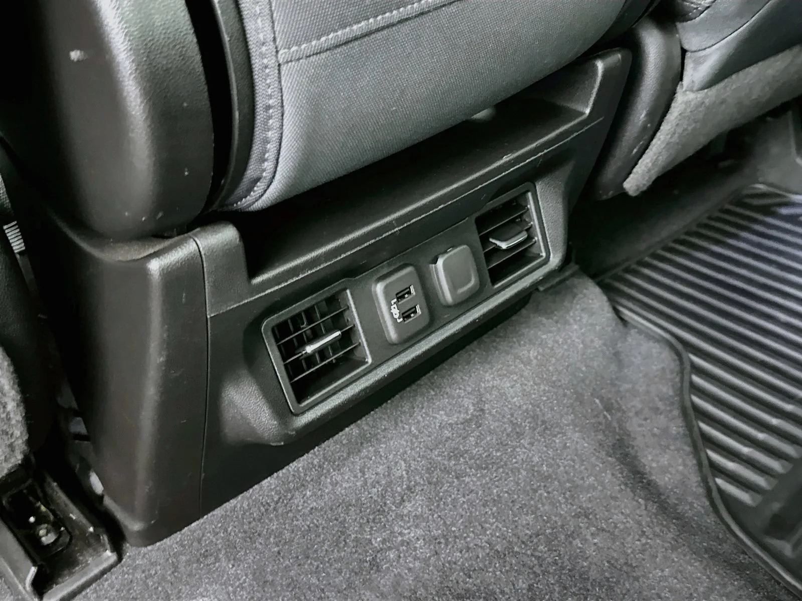 Used 2019 SUMMIT WHITE Chevrolet LT image 26