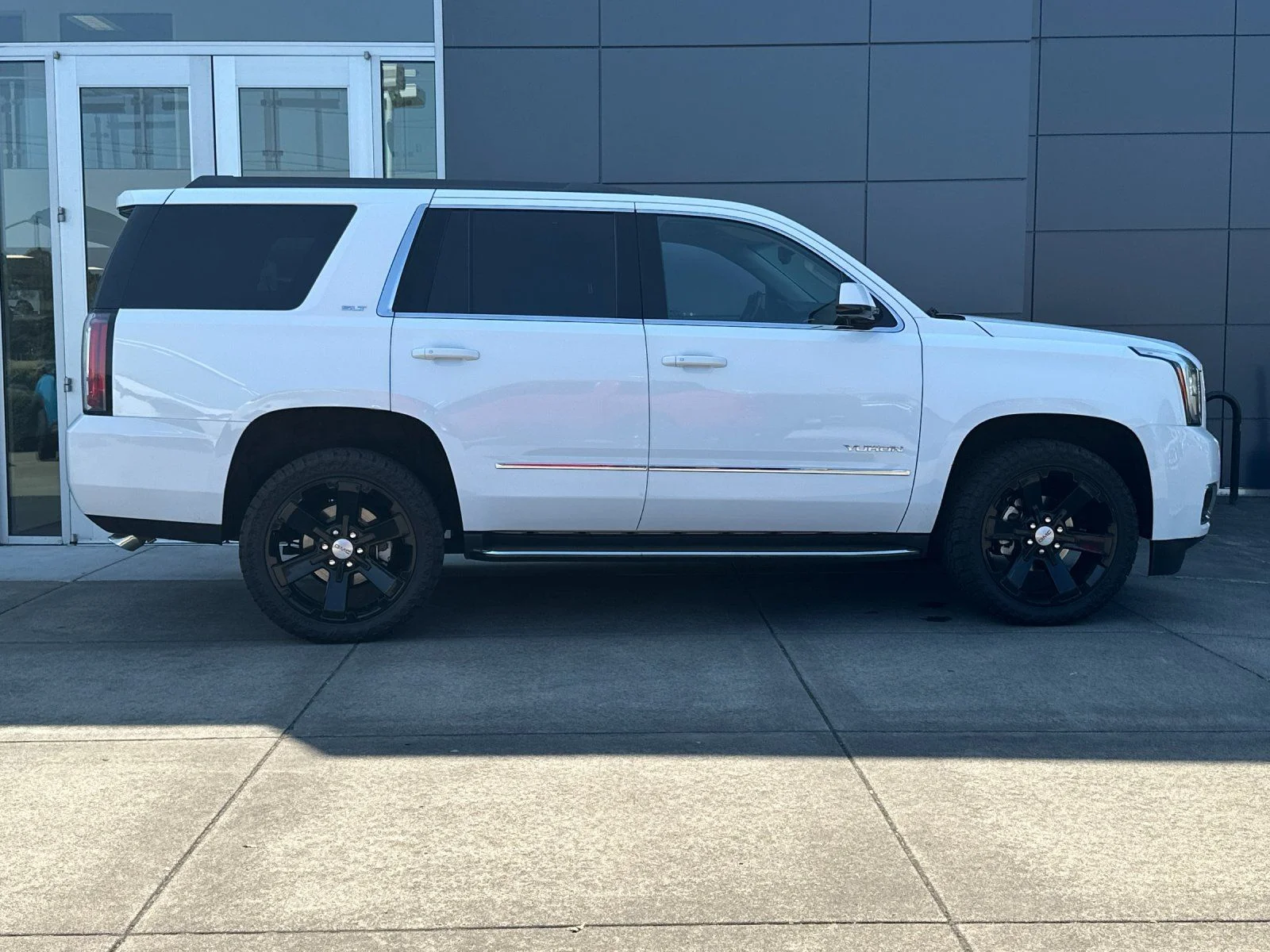 Used 2018 Summit White GMC SLT image 2
