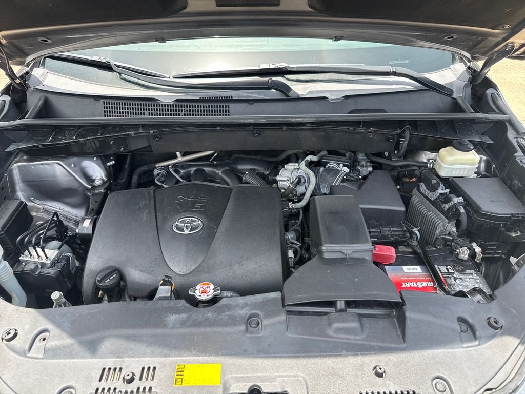 Used 2018 Gray Toyota Limited image 35