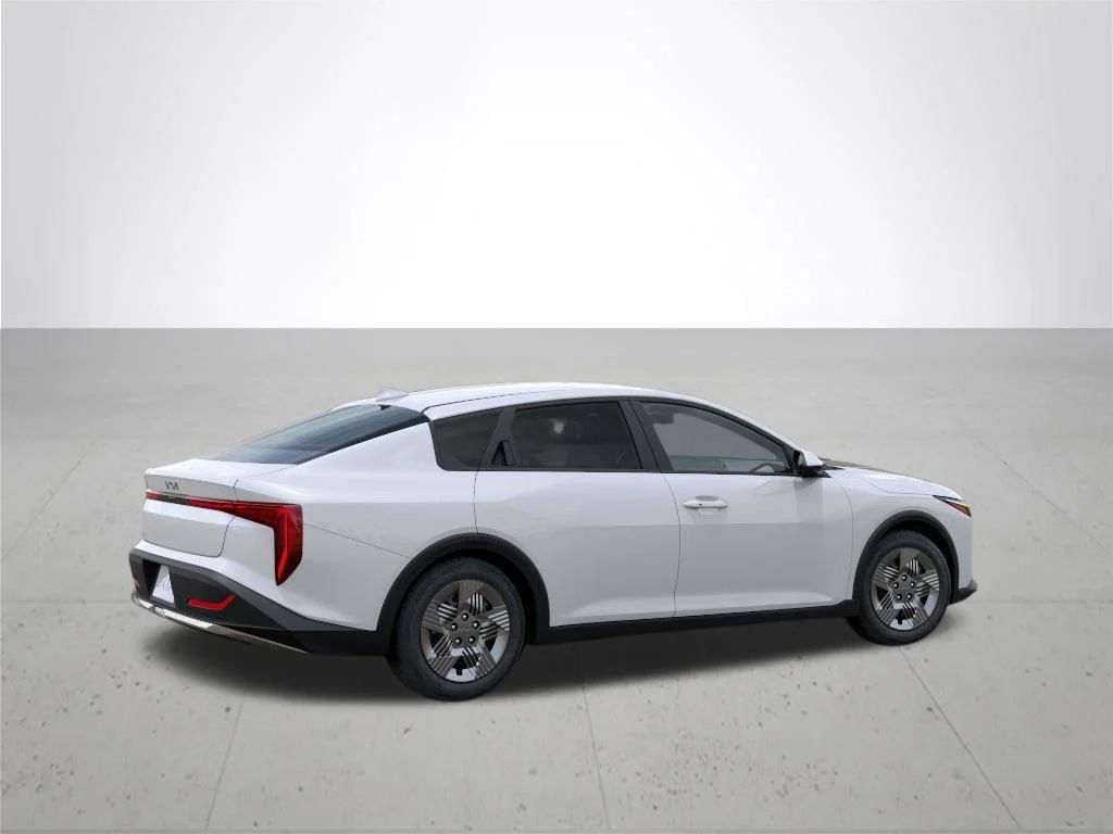 New 2026 Snow White Pearl Kia LX image 6