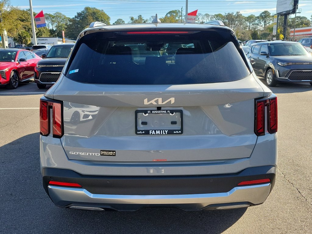 New 2026 Wolf Gray Kia S image 5