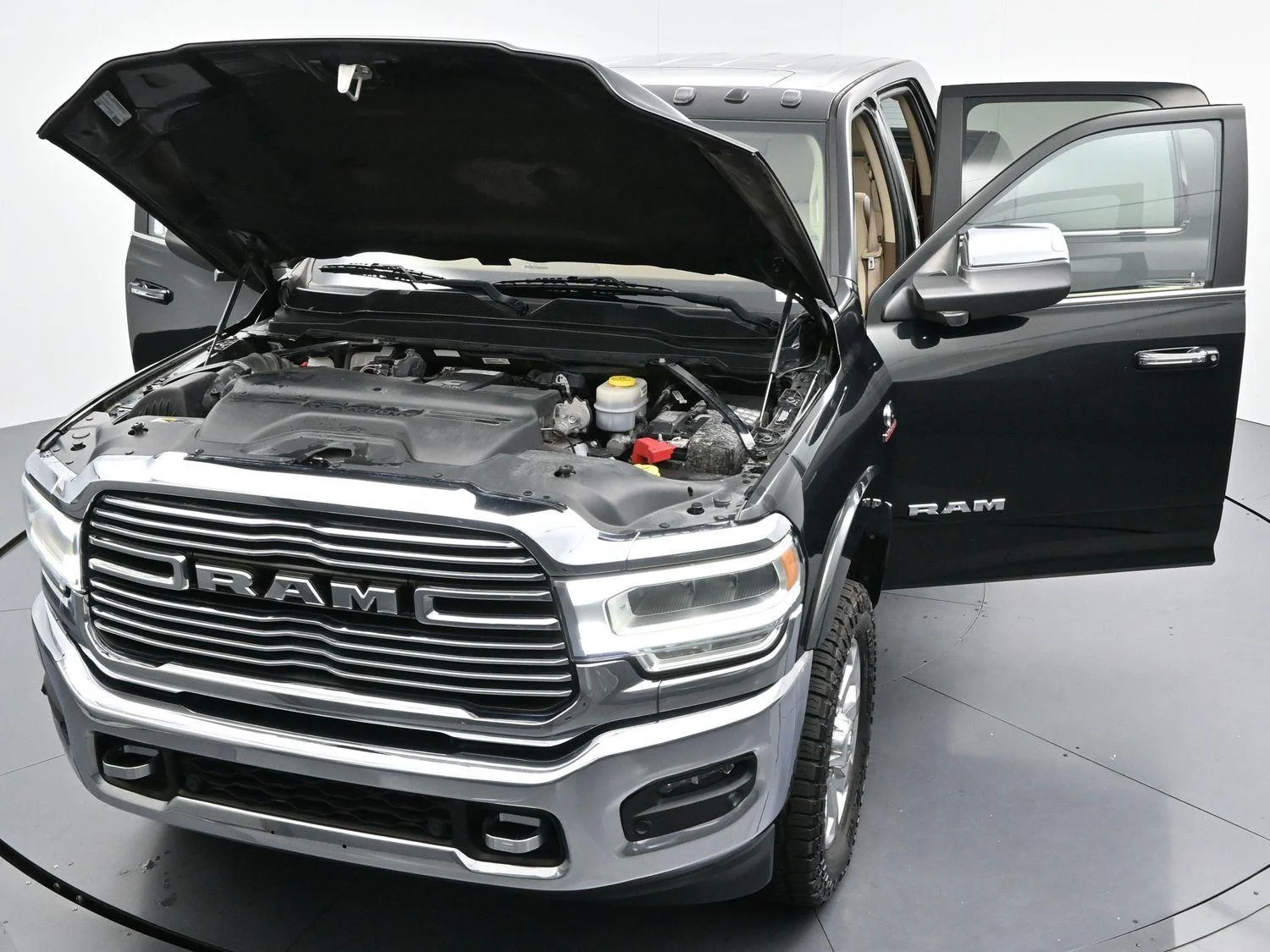 Used 2019 Black Forest Green Pearlcoat Ram Laramie image 42