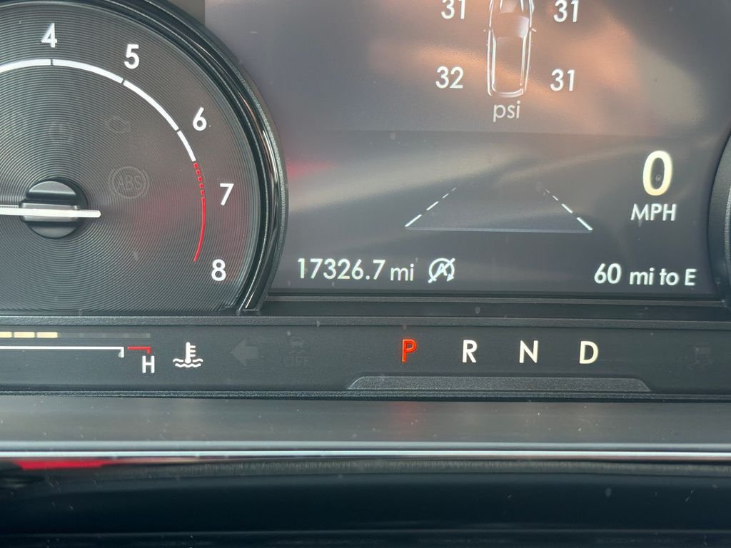 Used 2022 Red Lincoln Standard image 19