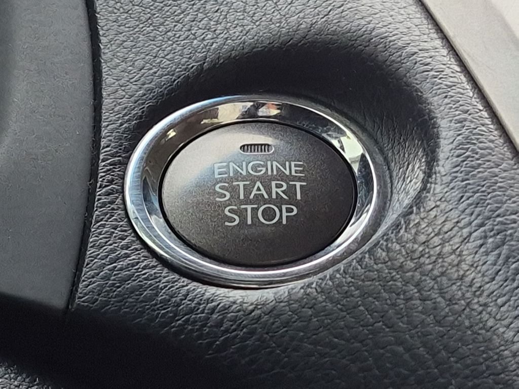 Used 2015 White Lexus 350 image 23