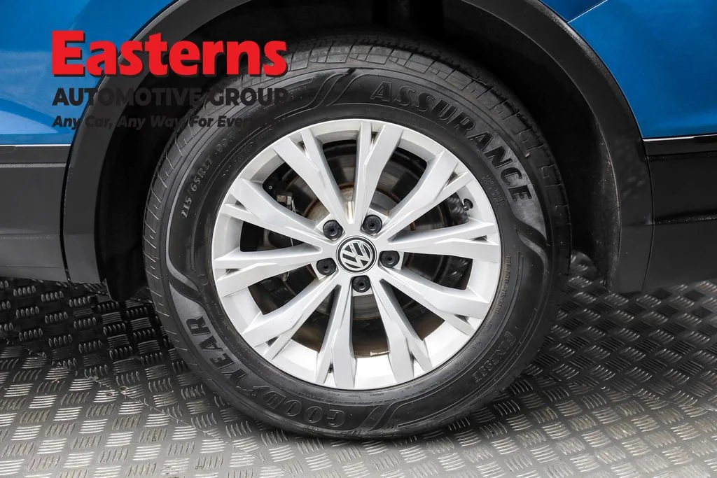 Used 2019 Blue Volkswagen 2.0T SE image 8