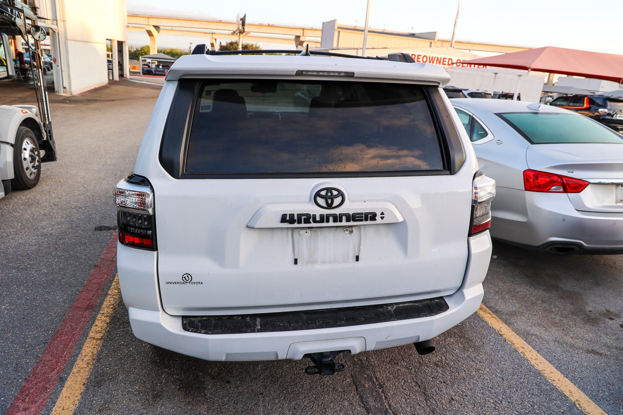 Used 2023 ICE CAP Toyota SR5 Premium image 9
