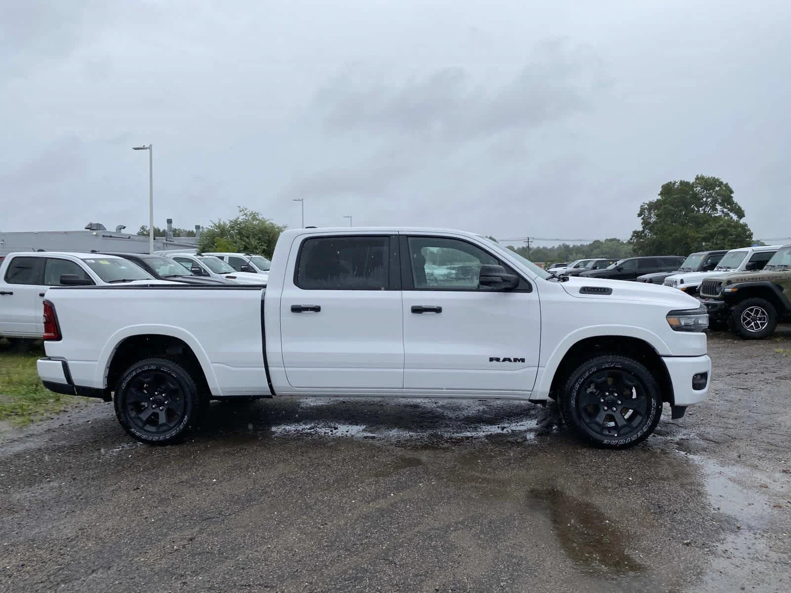 New 2026 Bright White Clear-Coat Exterior Paint Ram Big Horn image 2