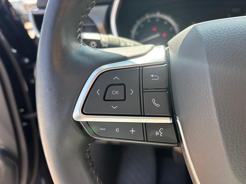 2021 Toyota Highlander XLE - Photo 12