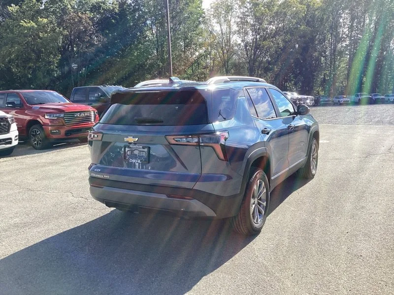 2027 Chevrolet Equinox LT - Photo 7