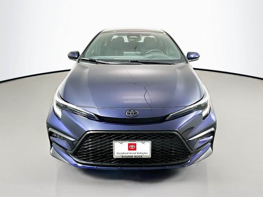 Used 2024  Toyota SE image 2