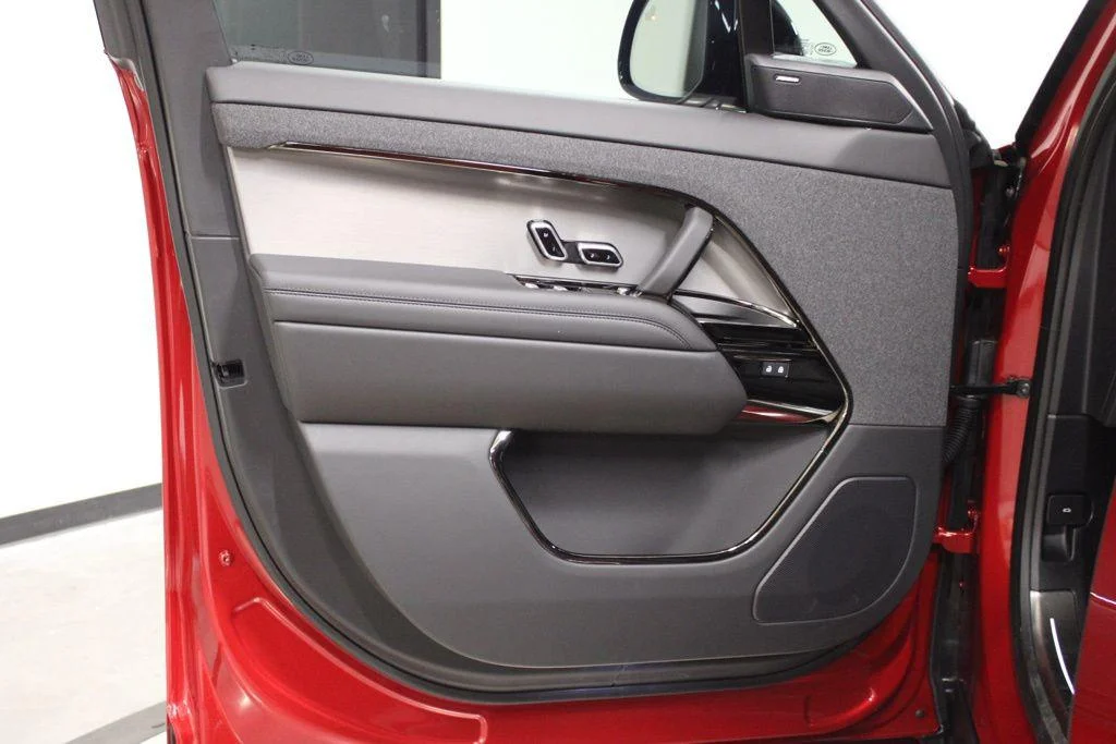 New 2026 Firenze Red Land Rover Dynamic SE image 17