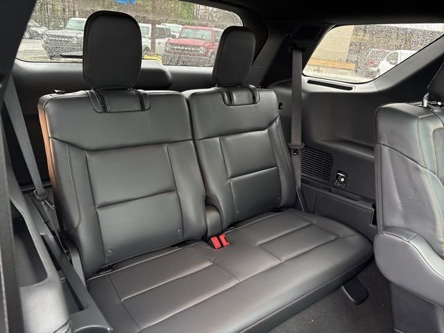 New 2026 Carbonized Gray Metallic Ford Tremor image 29