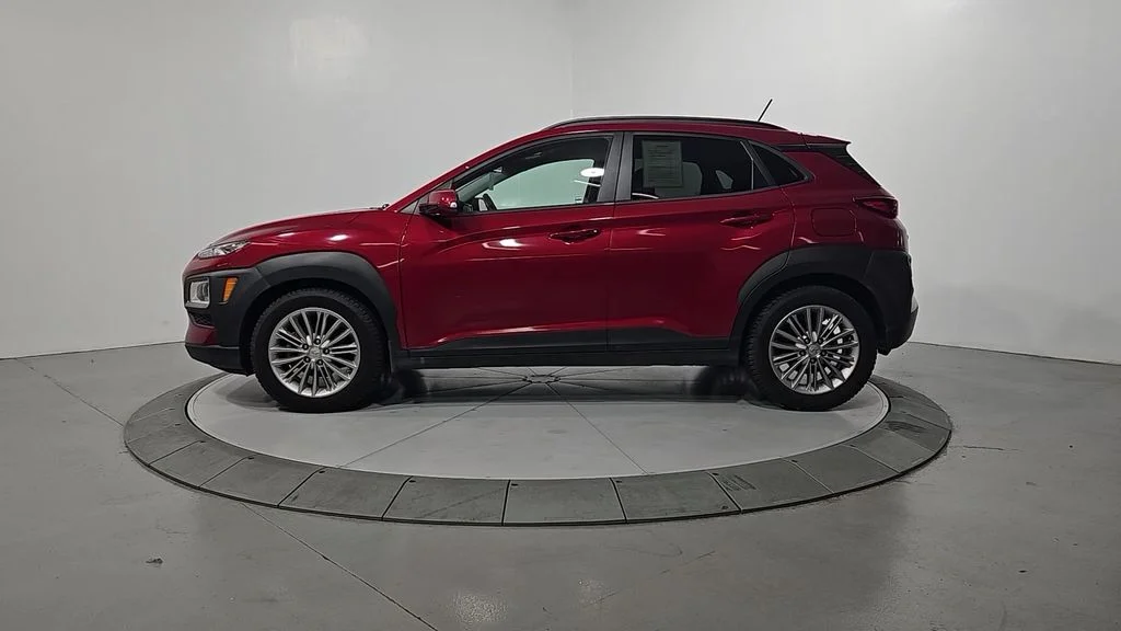 Used 2021 Red Hyundai SEL image 2