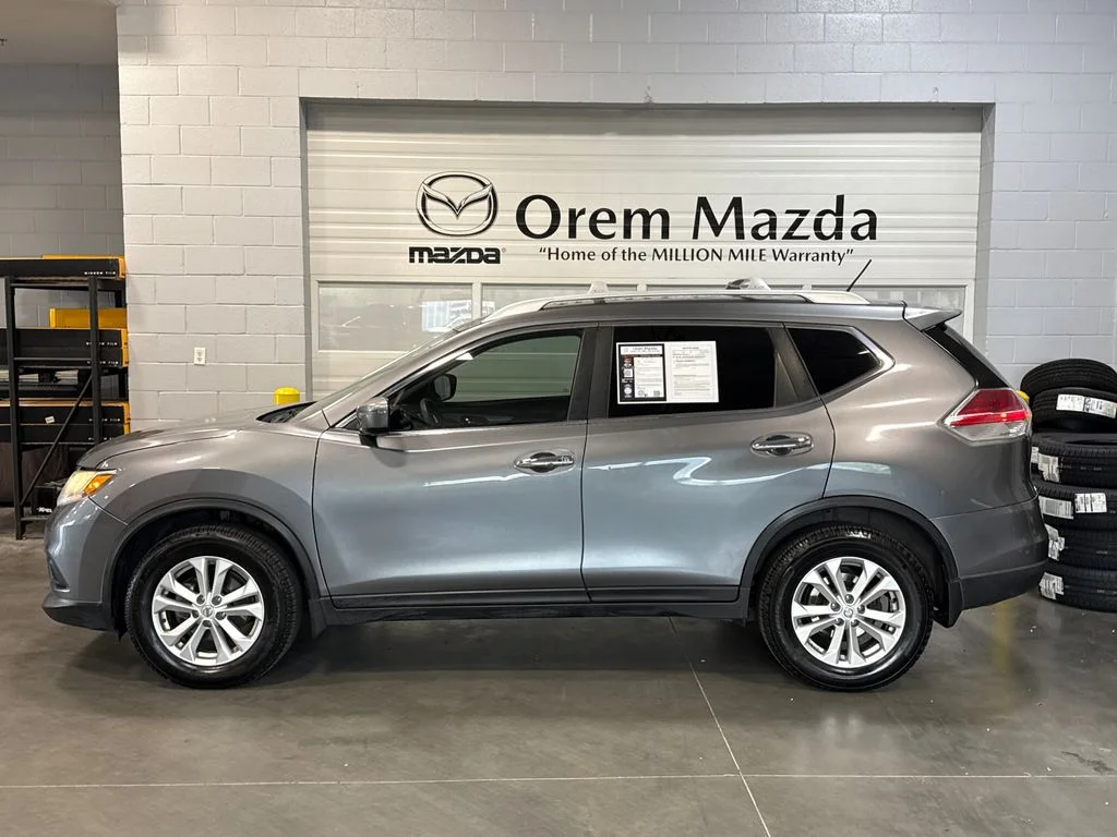 Used 2016 Gray Nissan SV image 24