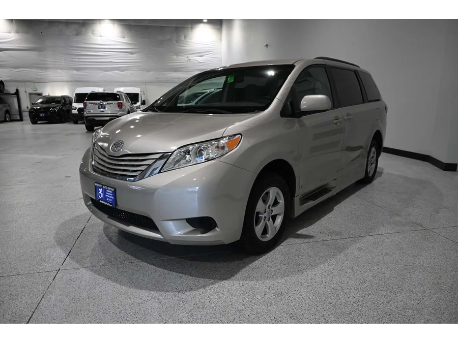 Used 2015 GOLD Toyota LE Mobility Handicap Van image 10
