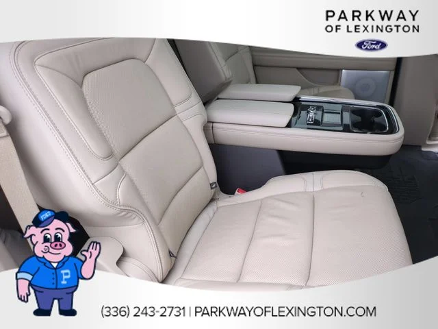 Used 2019 White Lincoln Reserve image 34