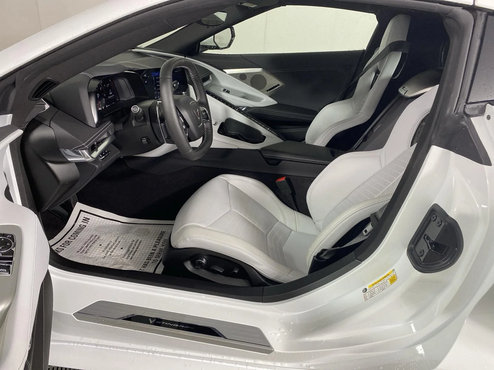 Used 2023 Arctic White Chevrolet 2LT image 8