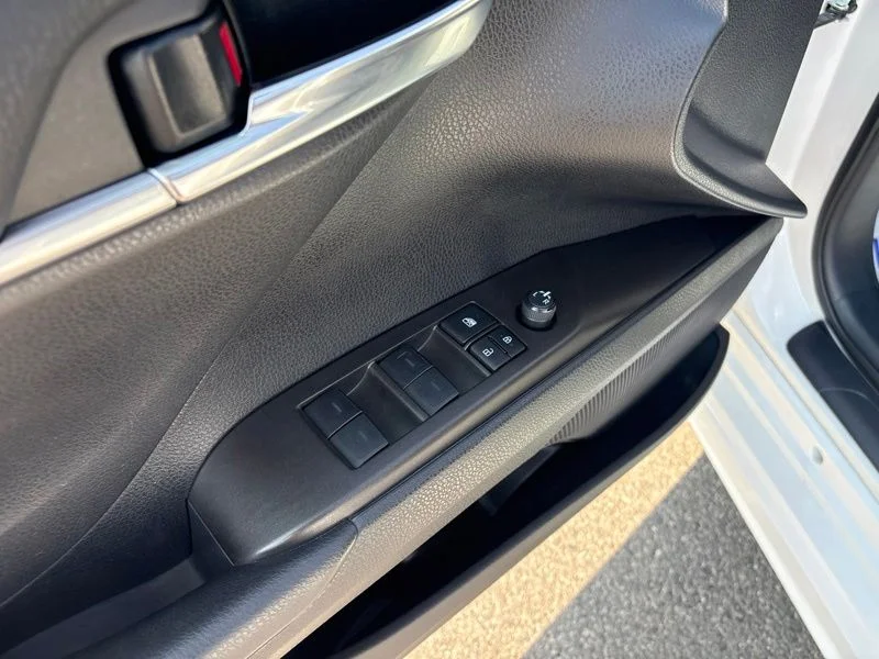 Used 2023 White Toyota SE image 19