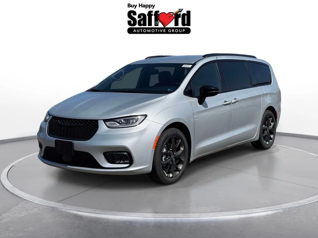 2026 Chrysler Pacifica Select's photo